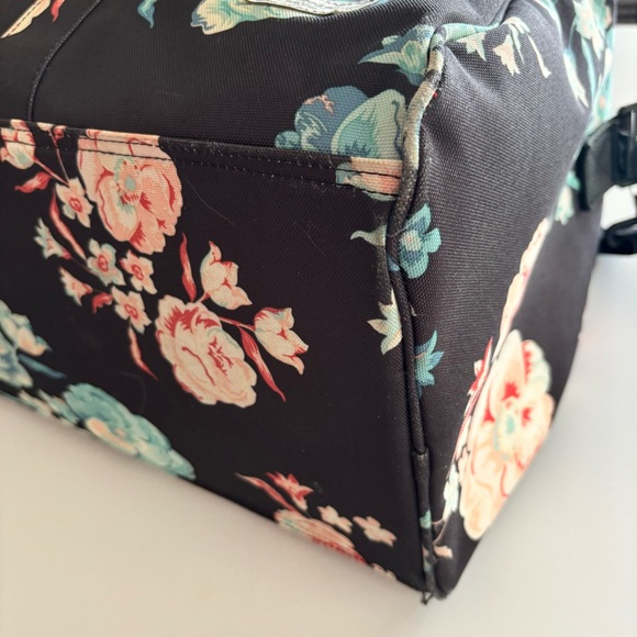 Herschel Supply Co Floral Duffel Bag Travel Gym Weekender Bag - Picture 3 of 9